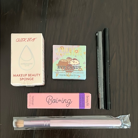 NEW Make Up Bundle Concealer, Beauty Blender, Eye Shadow, Sponge, Butterfly Bag - Picture 6 of 16